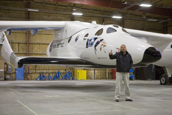 Le SpaceShipTwo avec Sir Richard Branson