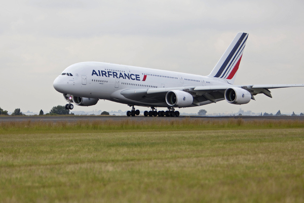 Atterrissage du deuxième Airbus A380 d'Air France à Johannesbourg