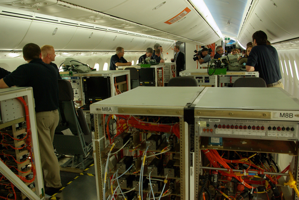 Consoles de tests sur le Boeing 787-8 à Farnborough