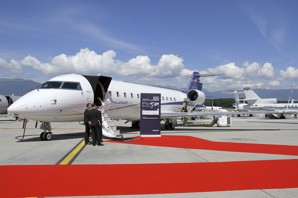 CL600 Challenger 850 - C-FUQY EBACE 2011