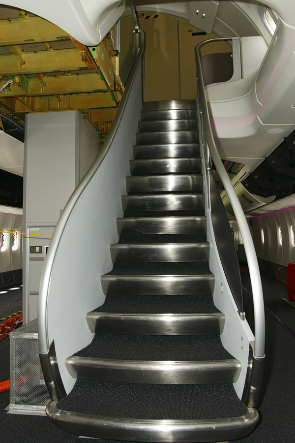 L'escalier du Boeing 747-8i au salon du Bourget 2011