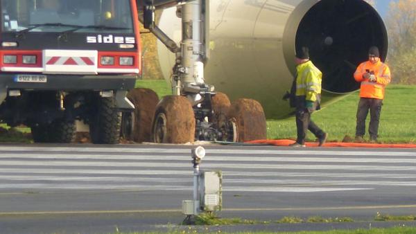 Un Beluga XL s'embourbe à l'aéroport d'Albert