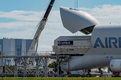 Le Beluga livre un satellite Airbus au Centre spatial Kennedy