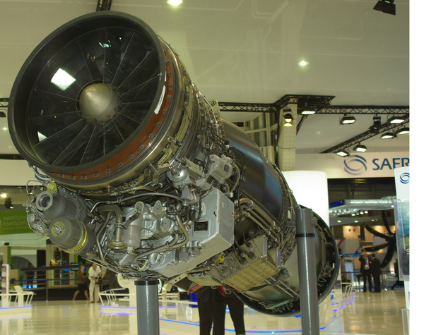 Vue d'un réacteur Snecma sur le stand de Safran au Salon du Bourget 2009