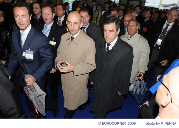 Fabrice Brégier, Louis Gallois (PDG d'EADS) et François Fillon (Premier ministre français) au Salon du Bourget