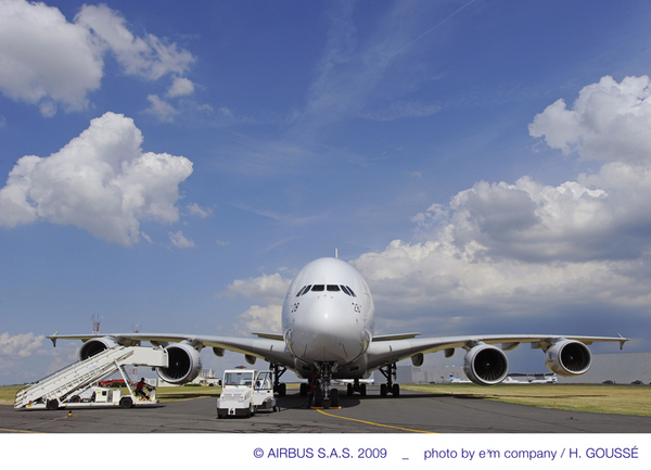 L'Airbus A380-800 sur le tarmac au salon du Bourget