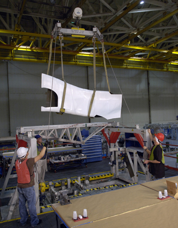 Conduite d'air en composite du fuselage central du F-35