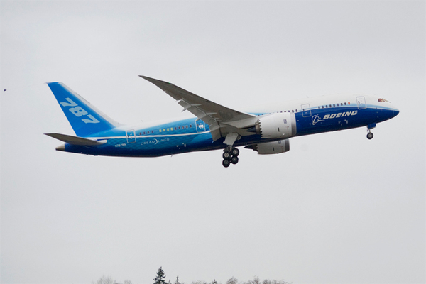 Boeing 787-8 au décollage