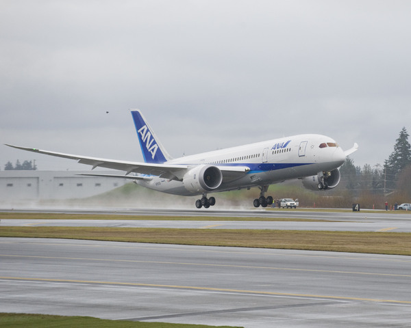 Premier vol du deuxième Boeing 787 (ZA002)