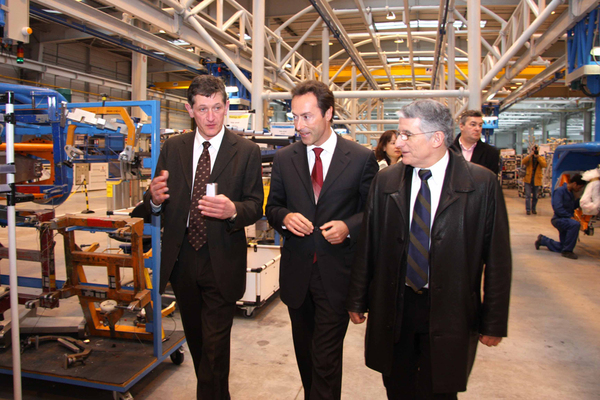 Fabrice Brégier et Pierre Cohen, maire de Toulouse, à l'usine de St Eloi