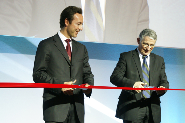 Fabrice Brégier et Pierre Cohen inaugurent le nouveau bâtiment de l'usine de St Eloi à Toulouse