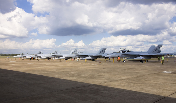 Les 5 premiers Boeing F/A-18F Super Hornet livrés à la RAAF