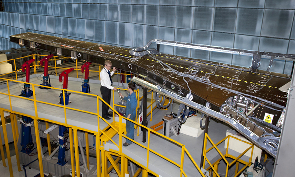 Aile de pré-production du Bombardier CSeries sur le banc d'essai