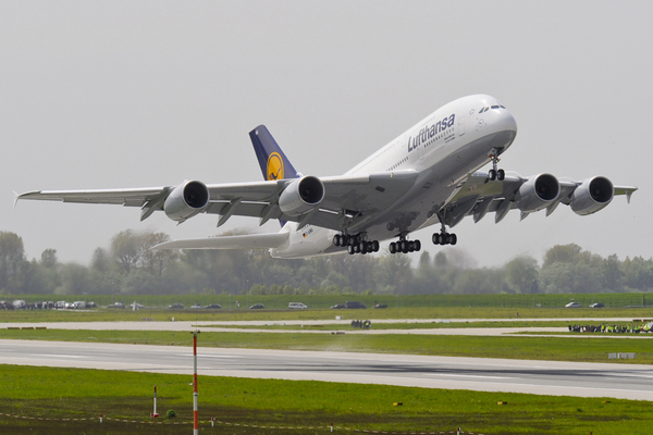 Livraison du premier A380 à Lufthansa