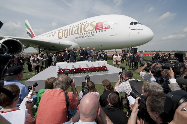 Cérémonie de l'annonce de l'achat de 32 Airbus A380 par Emirates lors de l'ILA Berlin Air Show 2010