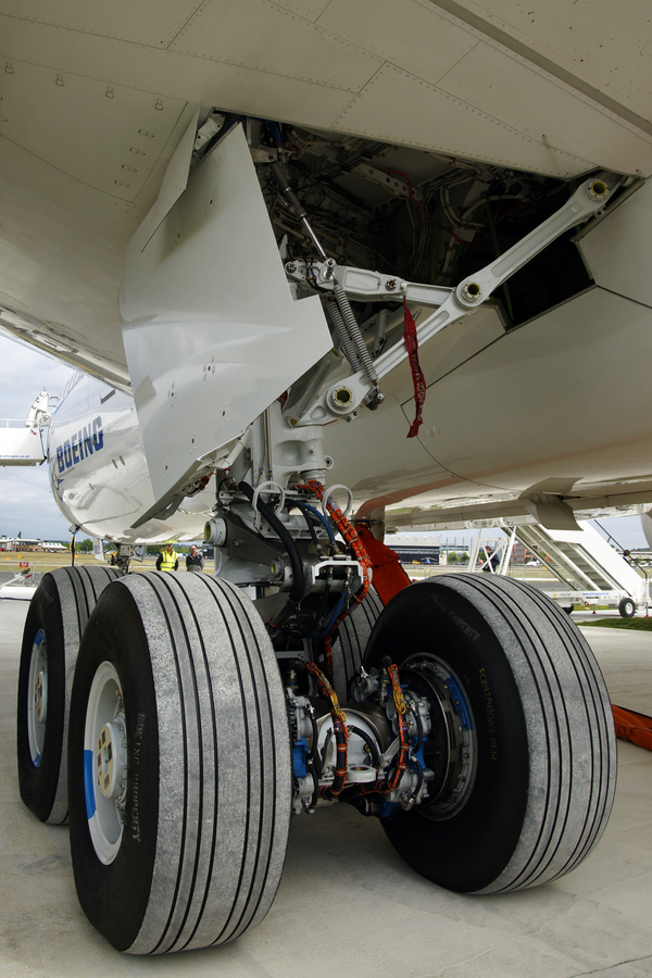 train d'atterrissage du Boeing 787 à Farnborough