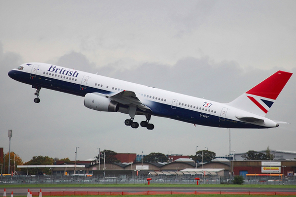 Boeing 757-200 de British Airways arborant une livrée de 1983