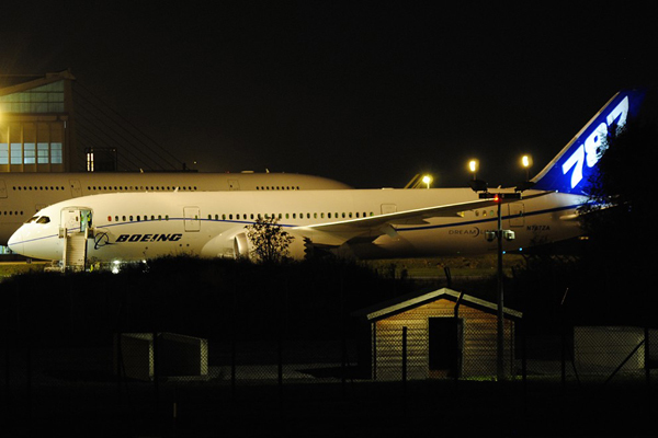 Boeing 787-8 Dreamliner à Paris Roissy - Charles de Gaulle