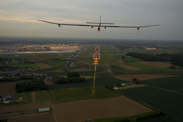Solar Impulse arrive à Bruxelles