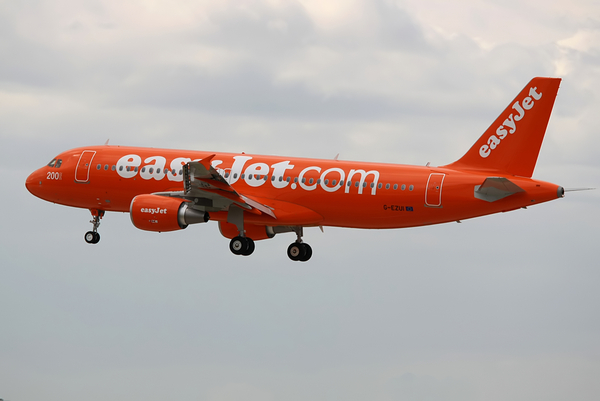 Le 200e Airbus d'easyJet arrive à ORLY 