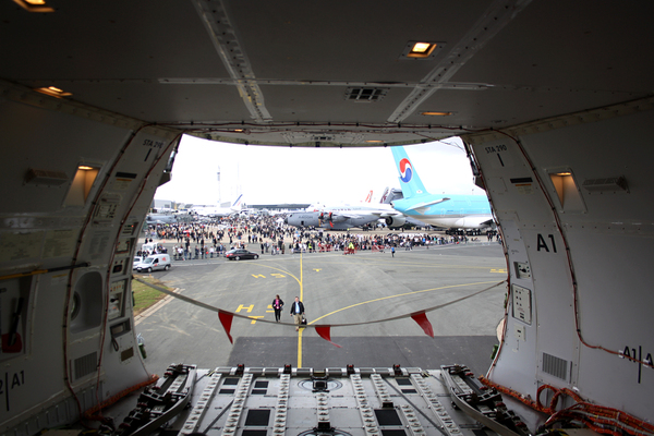 Boieng 747-800 Freighter au Bourget 2011