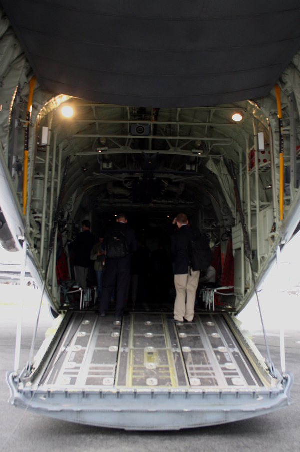 Vol en C130J au Bourget 2011