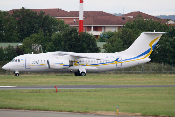 L'Antonov An-158-100 au Bourget 2011