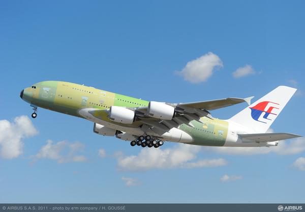 Premier vol du premier Airbus A380 de Malaysia Airlines