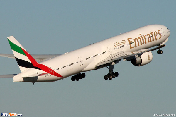  Boeing 777-300ER Emirates