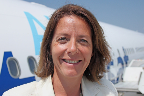 directrice france air transat