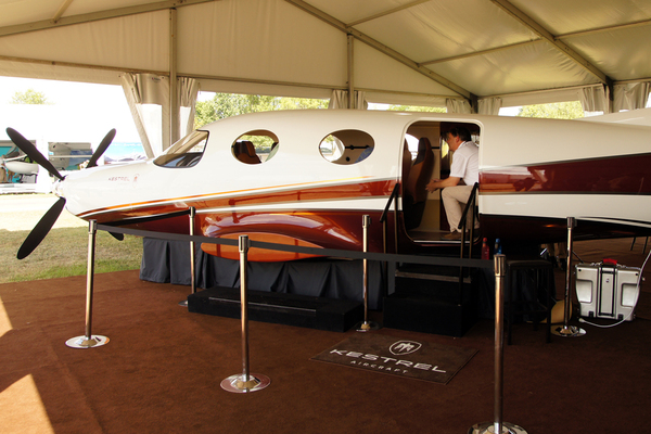 Kestrel à EAA AirVenture 2012, Oshkosh