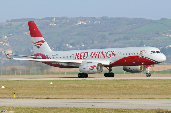 Tupolev 204 Red Wings Ra-64047