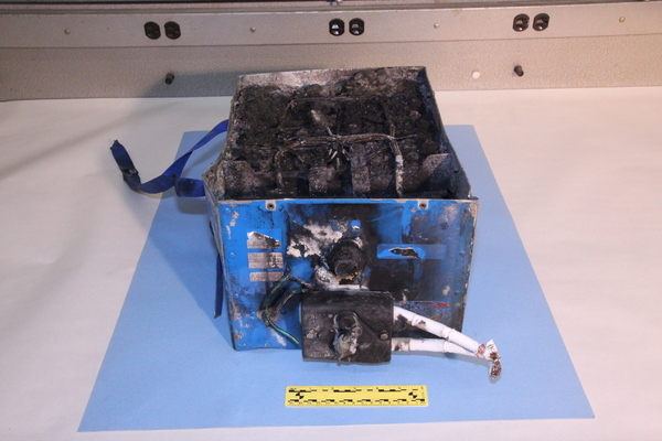 Batterie lithium-ion endommagée d'un Boeing 787 de Japan Airlines