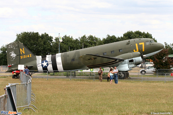 Douglas DC-3 F-BLOZ