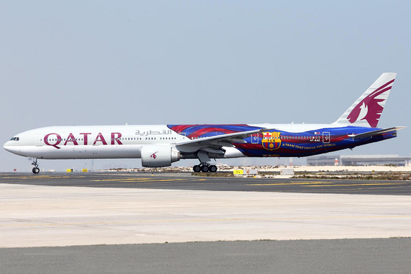 Boeing 777 Qatar Airways livrée FC BARCELONE
