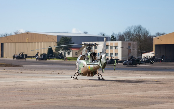 AS.342 Gazelle, après un point fixe devant l’escadrille de maintenance