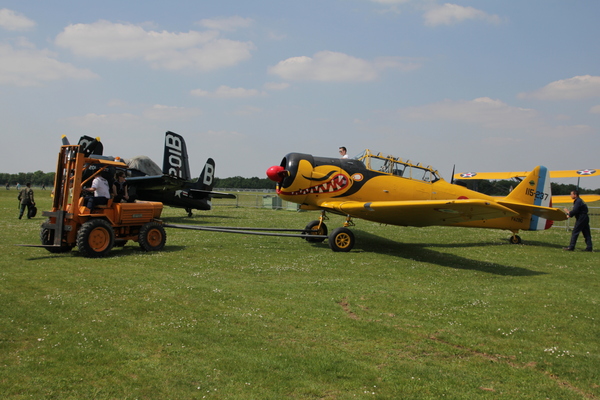 Préparatifs meeting Cerny - La Ferté-Alais 2014