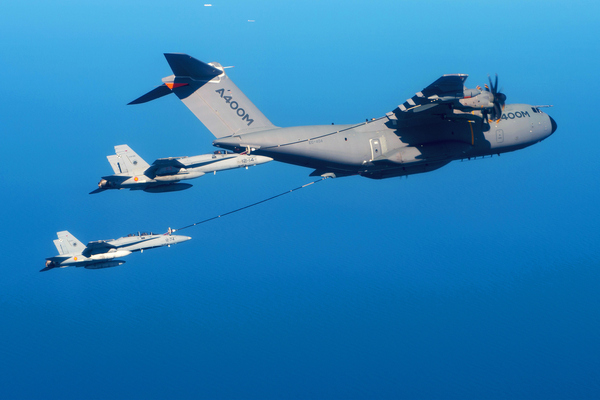 Airbus A400M et F-18 Airbus A400M et F-18