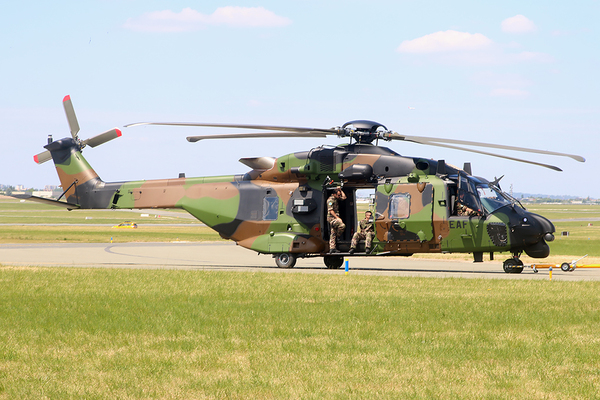 Première mondiale : la DGA a effectué un vol d'essai d'un hélicoptère  militaire avec du carburant durable à très haute teneur sans modification  du moteur ni de l'aéronef