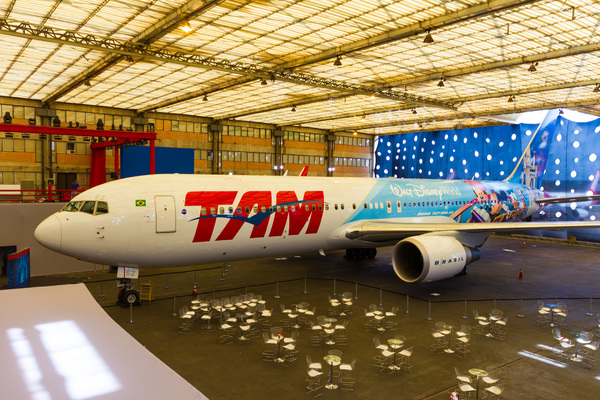 Boeing 767 TAM livrée Walt Disney