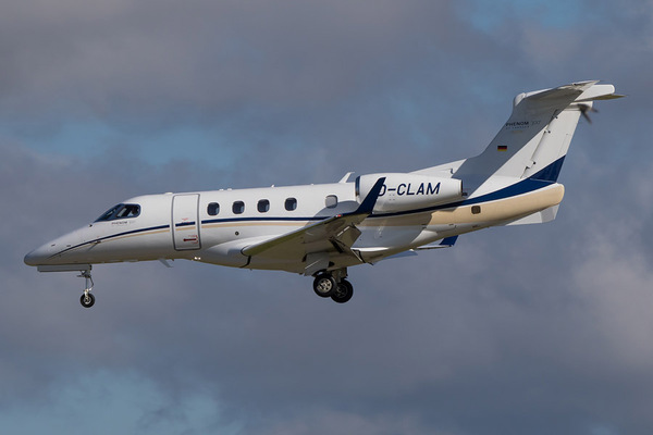 Embraer Phenom 300 D-CLAM 