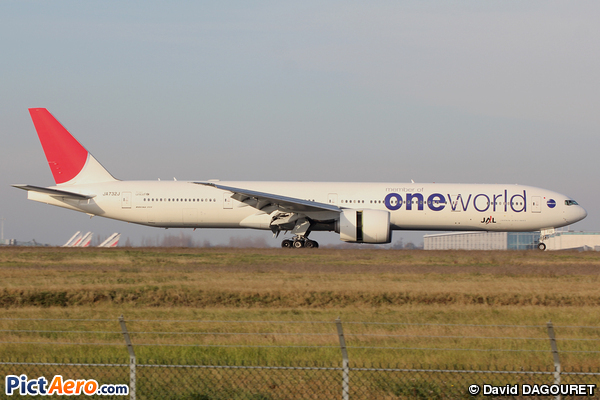 Boeing 777 JAL OneWorld livery