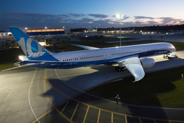 Boeing 787-10 Dreamliner Boeing 787-10 Dreamliner