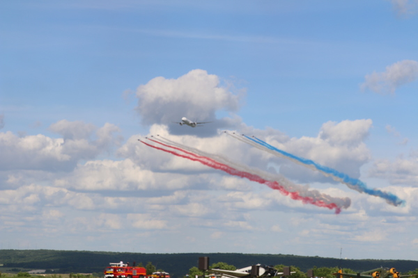 Meeting Cerny-La Ferté Alais 2017 : 777 Air France et Patrouille de France