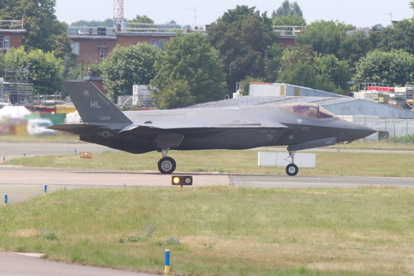 F35