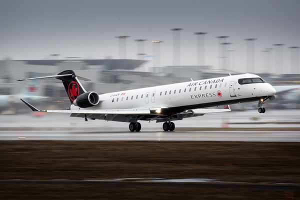 CRJ900