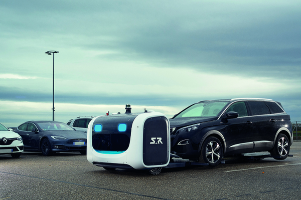 Robot voiturier à l'aéroport de Lyon