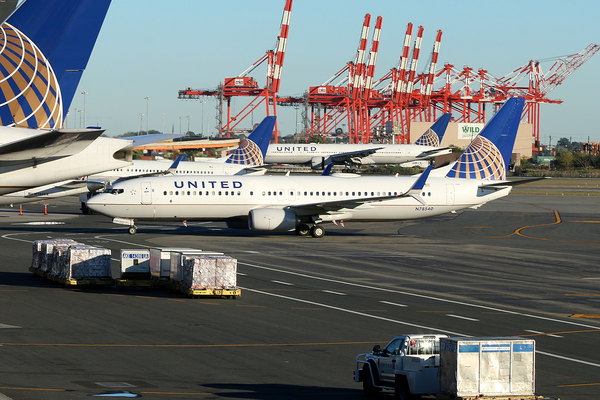 Boeing 737 United Airlines