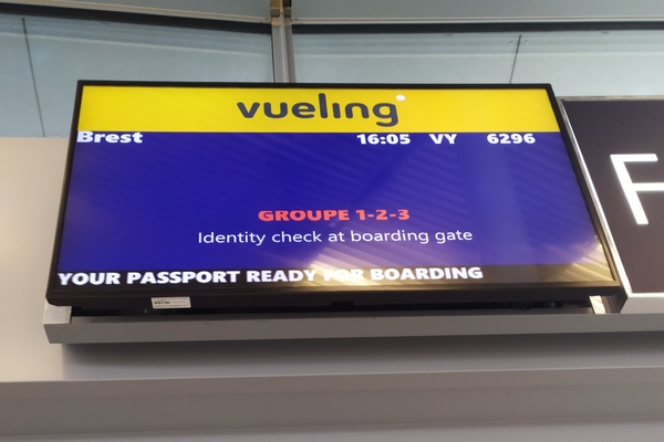 vol vueling VY6296 Paris-Brest