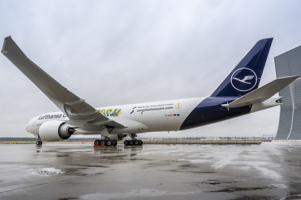 Boeing 777F Lufthansa Cargo Human Care